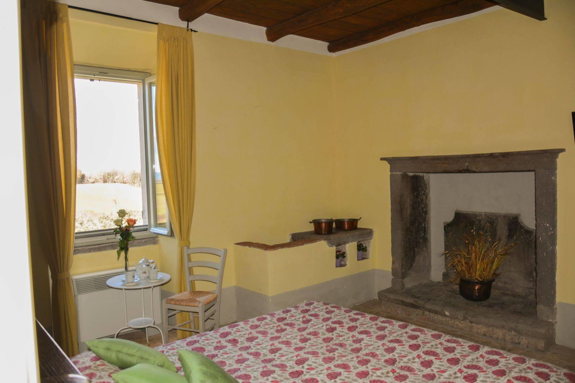 Agriturismo Casale Bonaparte Cellere Bagian luar foto