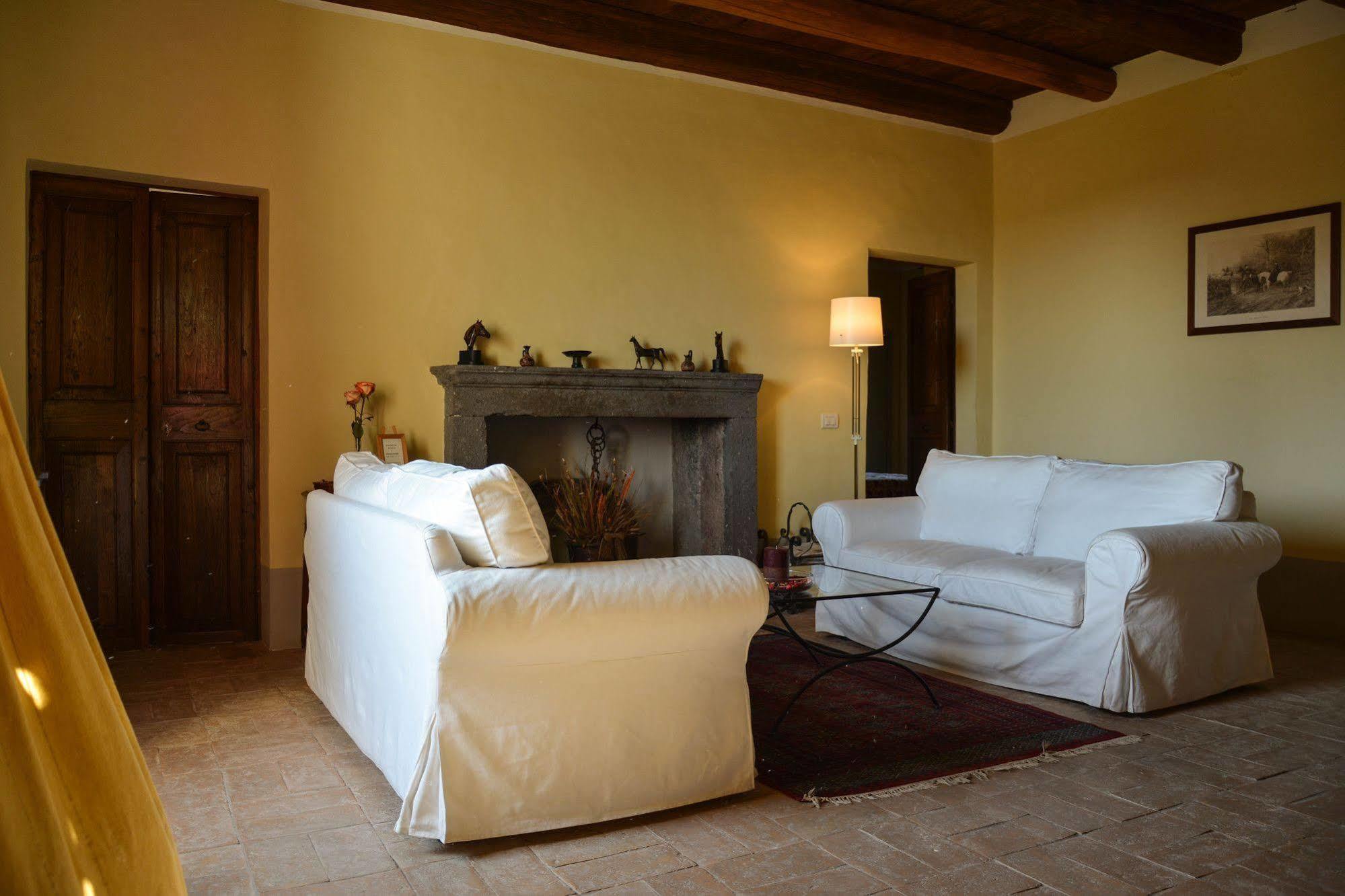 Agriturismo Casale Bonaparte Cellere Bagian luar foto